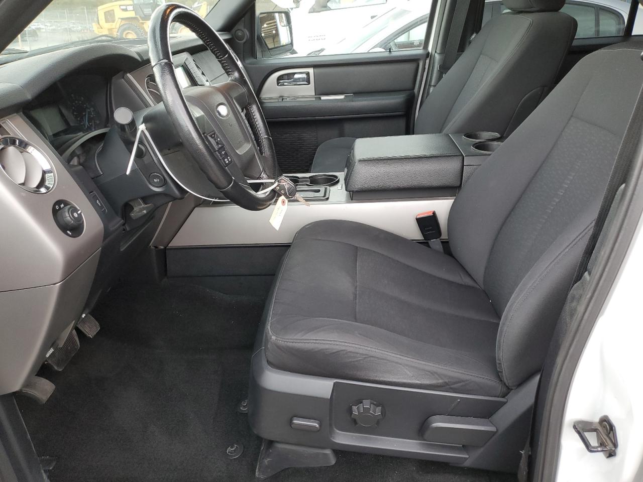 FORD EXPEDITION EL XLT