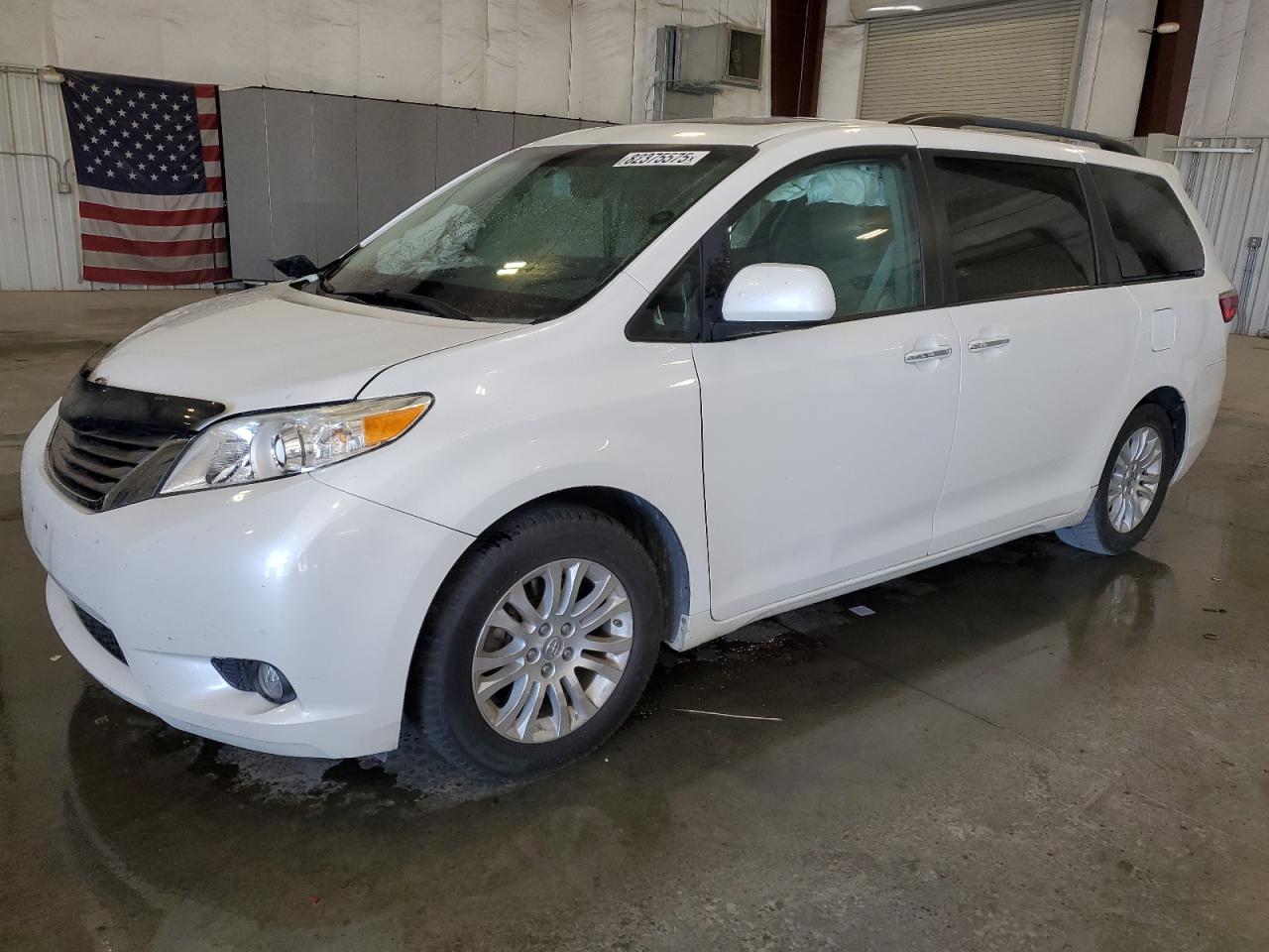 Lot #3285721655 2015 TOYOTA SIENNA XLE