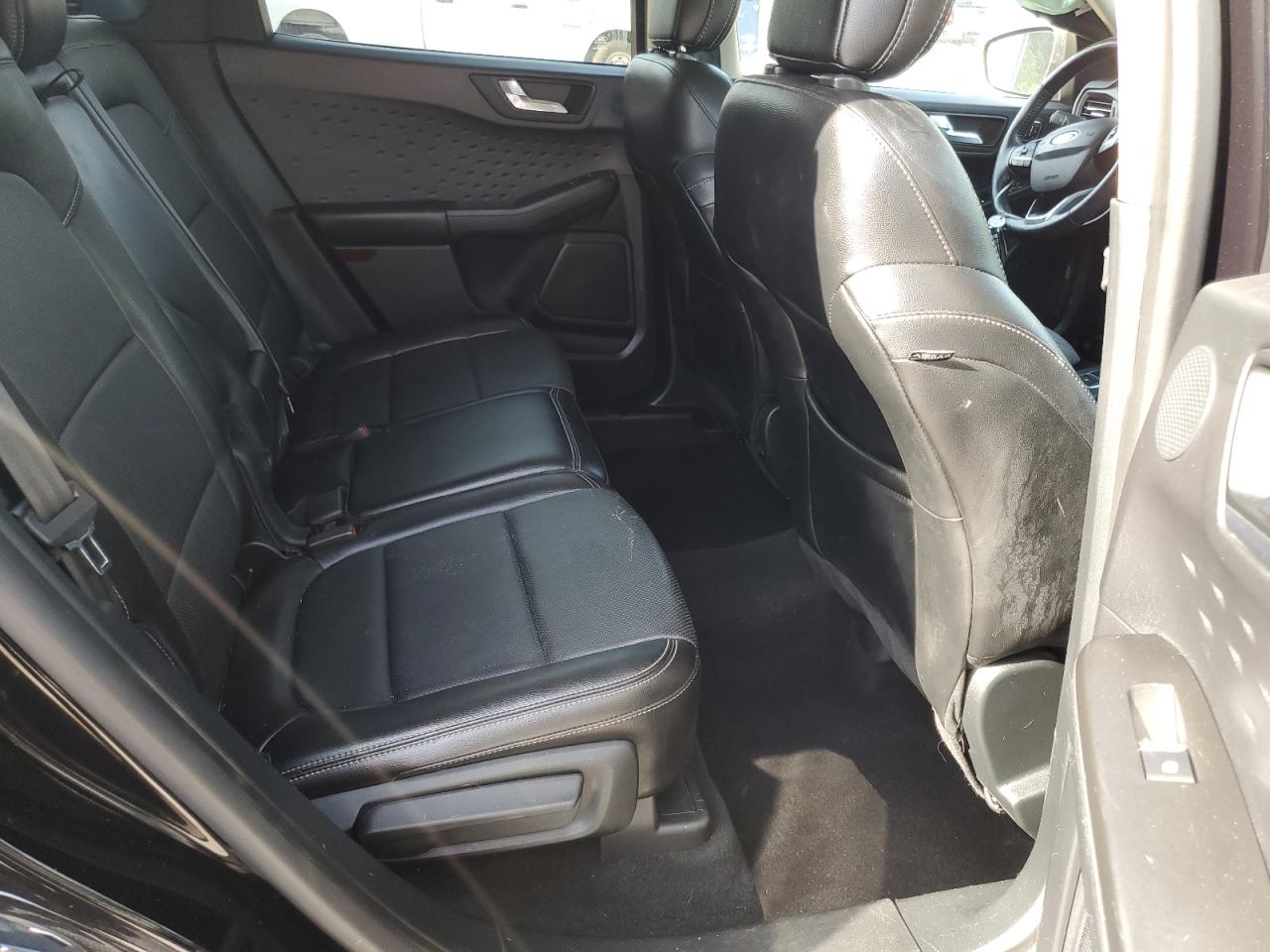 FORD ESCAPE TITANIUM