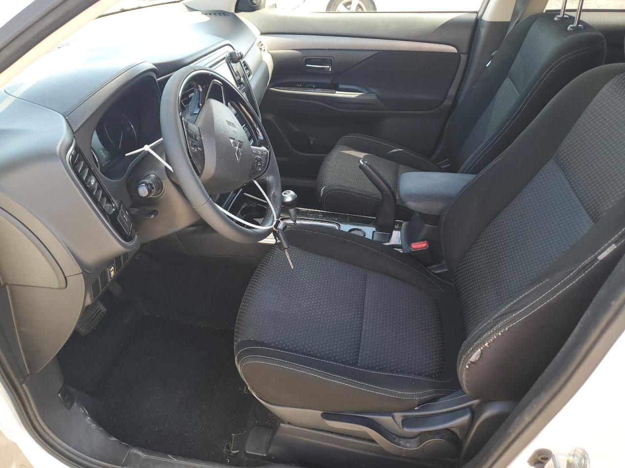 MITSUBISHI OUTLANDER ES