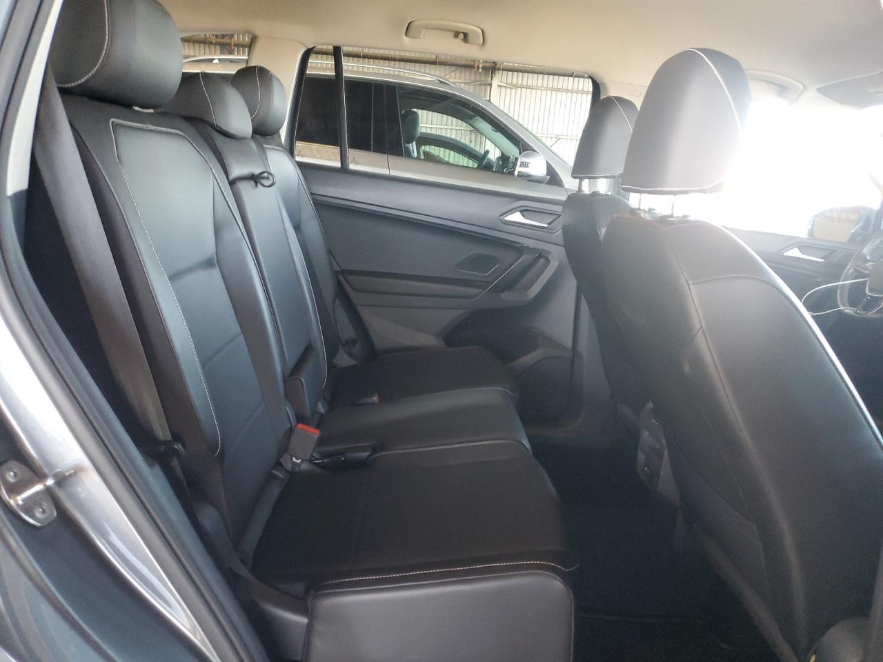 VOLKSWAGEN TIGUAN SE