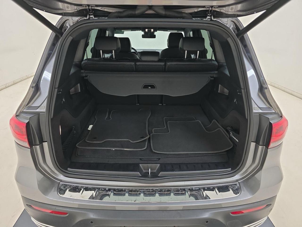 MERCEDES-BENZ EQB 300 4MATIC