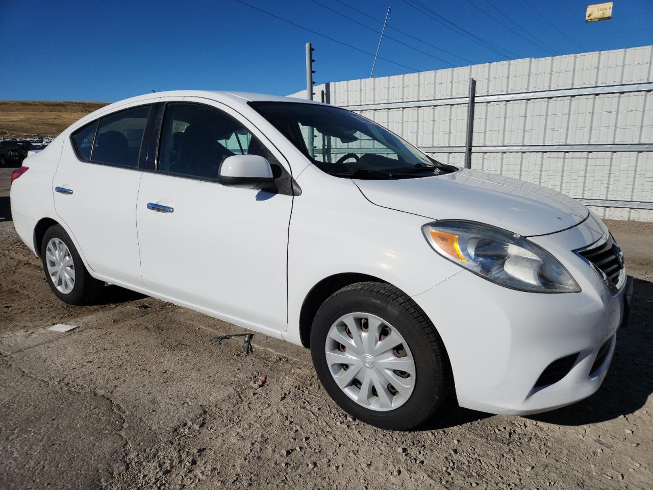 NISSAN VERSA S