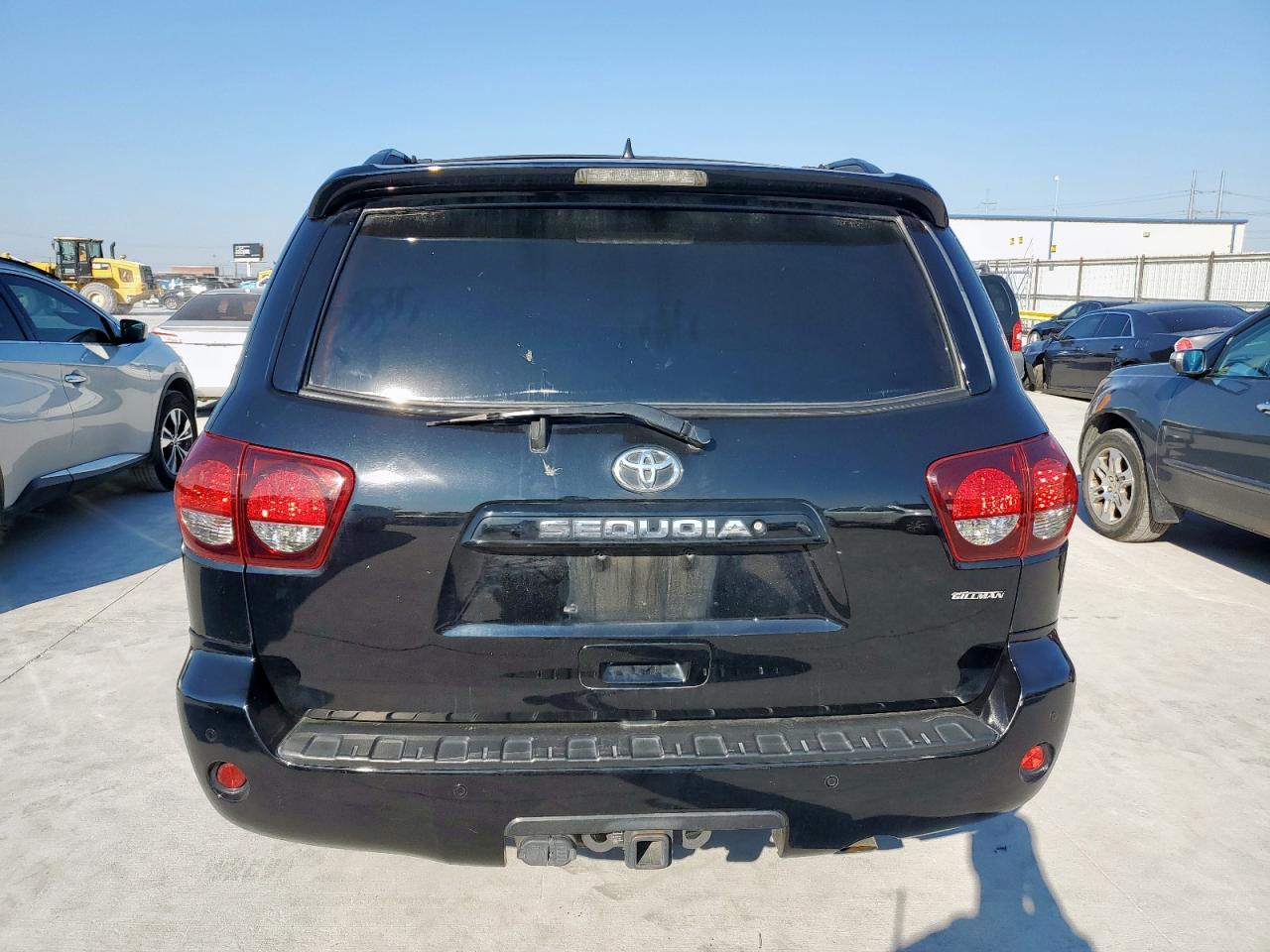 TOYOTA SEQUOIA SR5