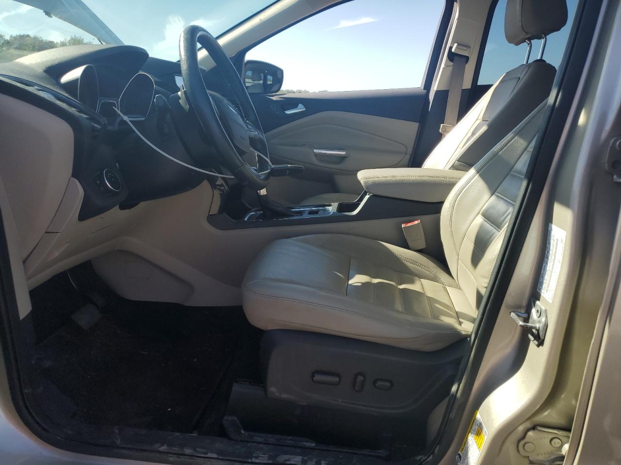 FORD ESCAPE TITANIUM