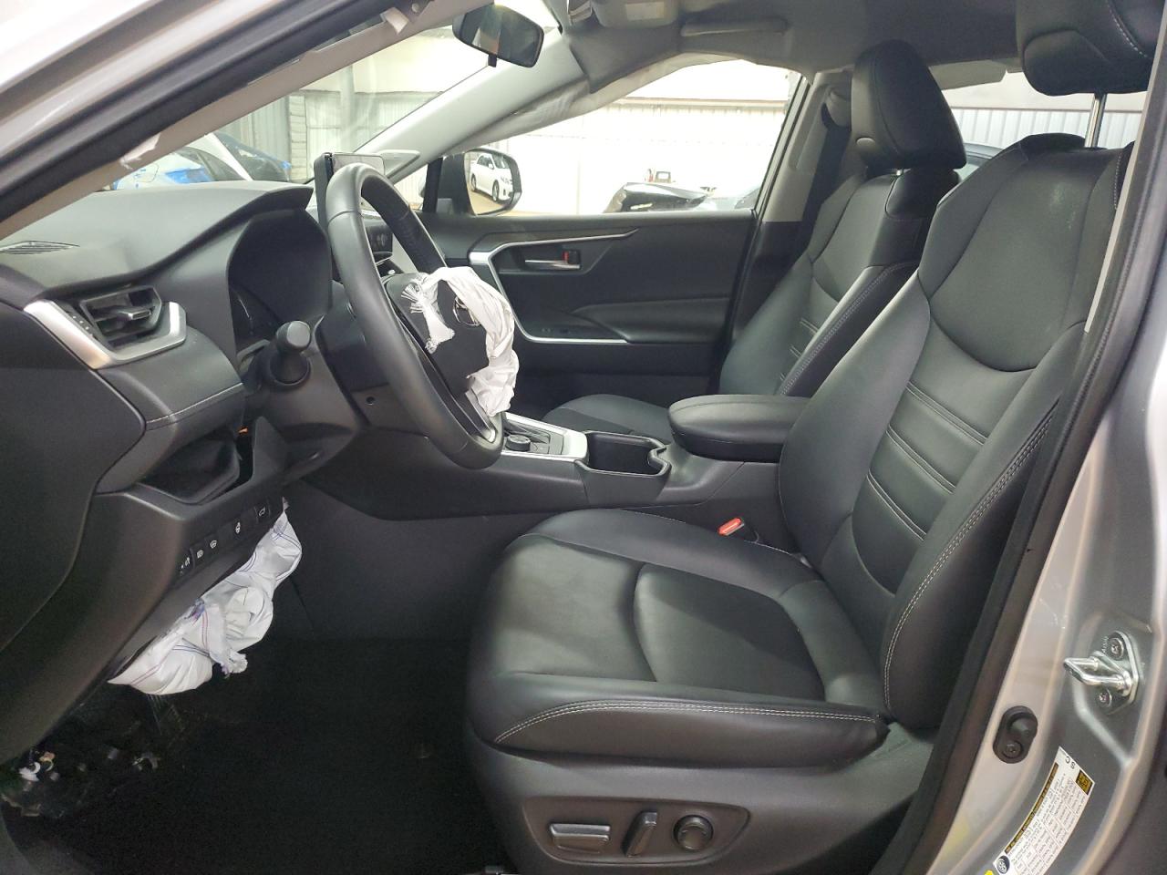 TOYOTA RAV4 XLE PREMIUM