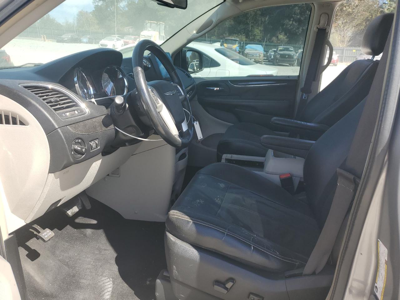 CHRYSLER TOWN & COUNTRY TOURING