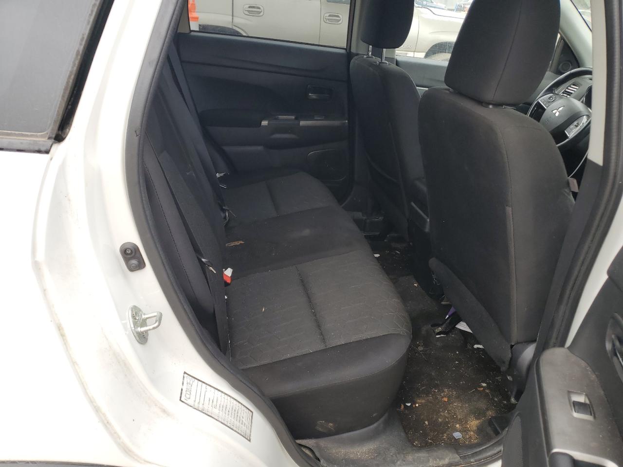 MITSUBISHI OUTLANDER ES