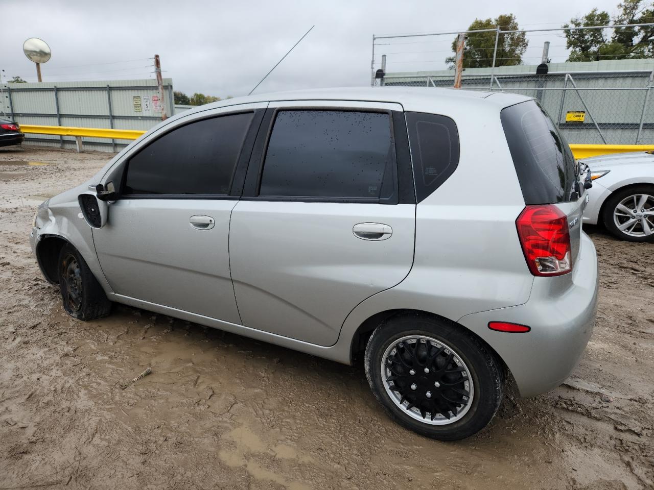 Lot #3290565769 2005 CHEVROLET AVEO BASE