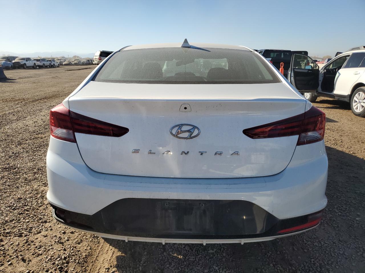 HYUNDAI ELANTRA SEL