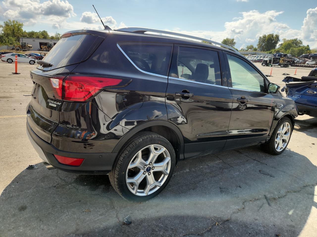 FORD ESCAPE TITANIUM
