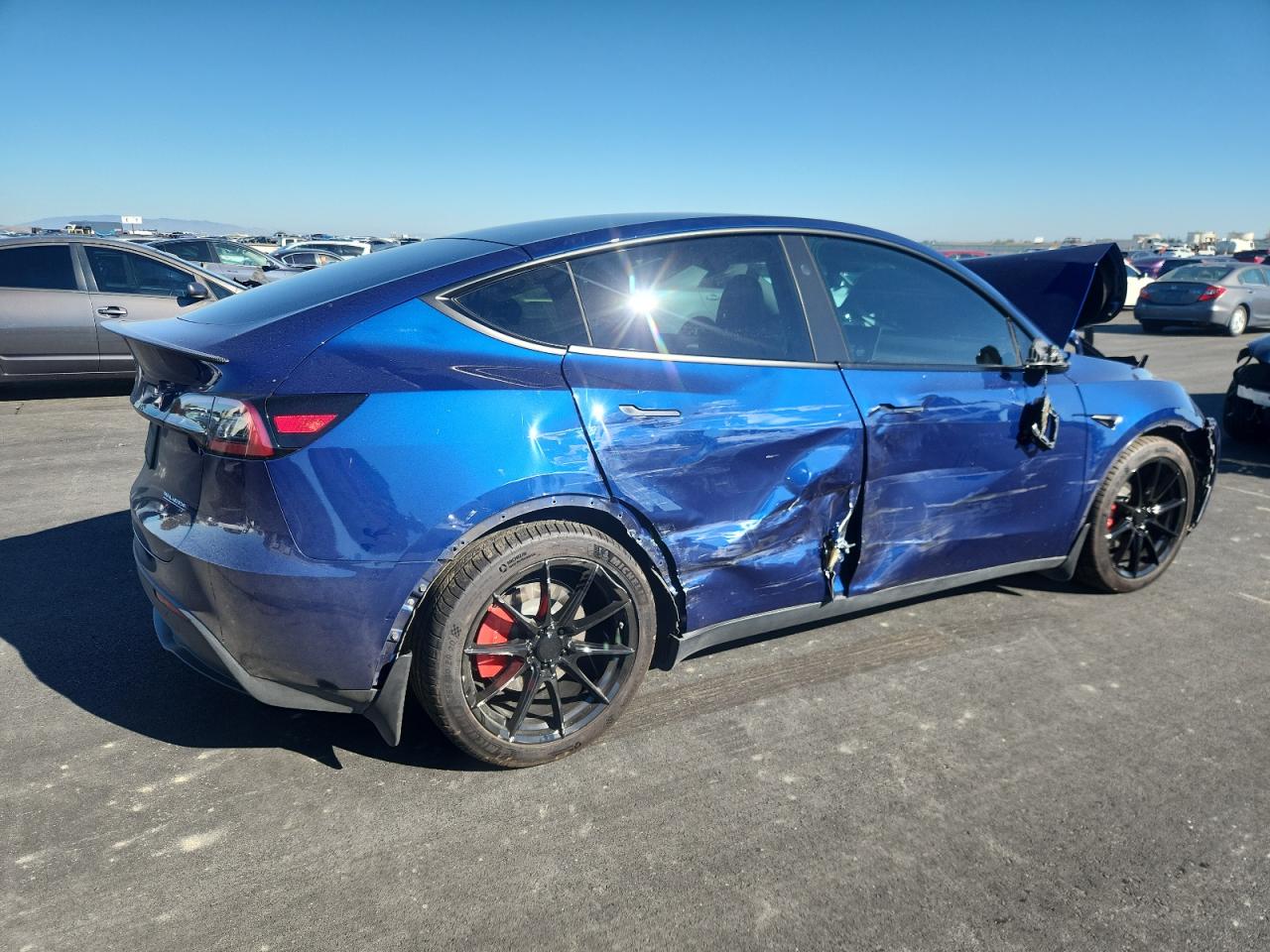 TESLA MODEL Y