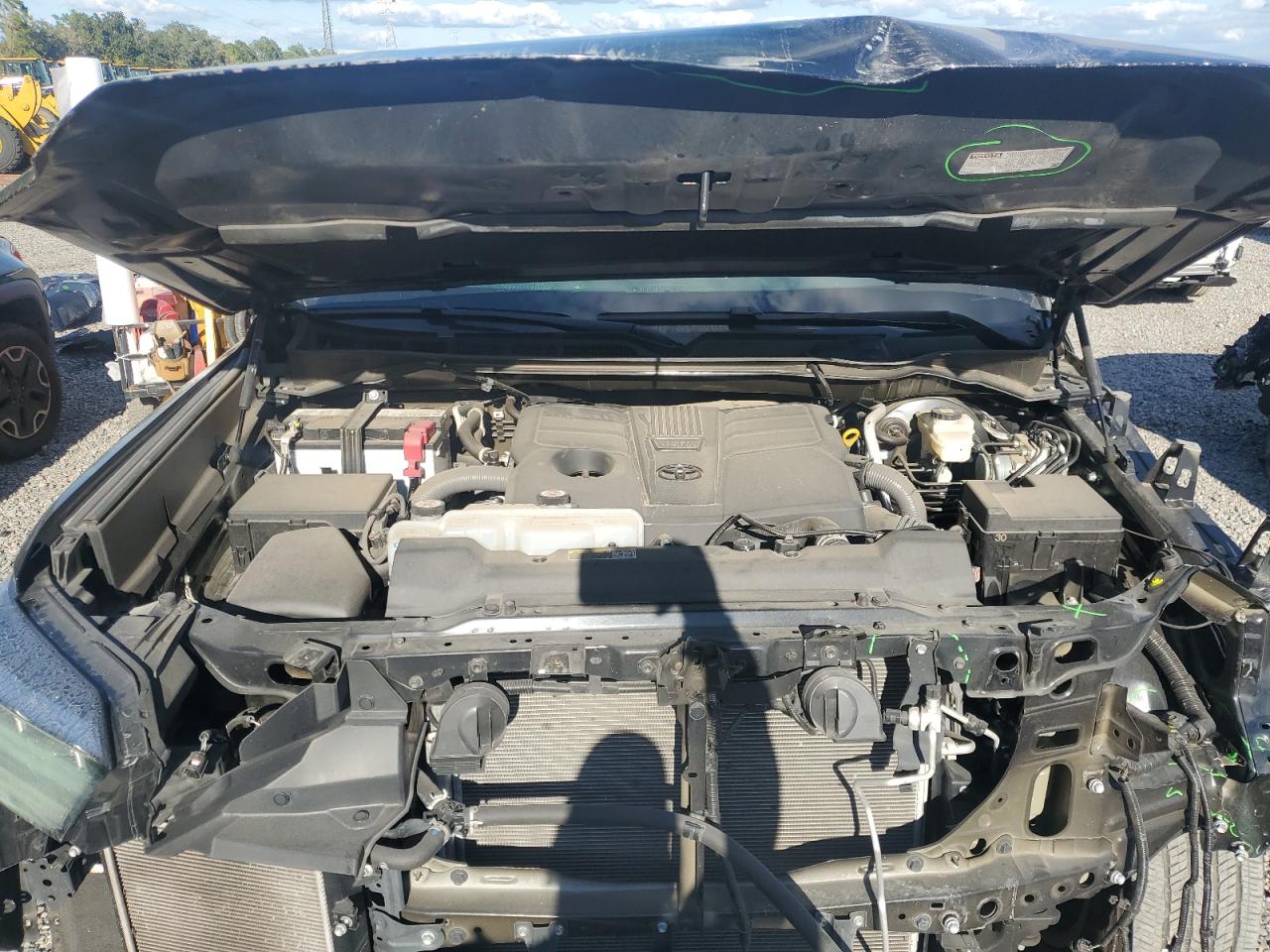 TOYOTA TUNDRA CREWMAX PLATINUM