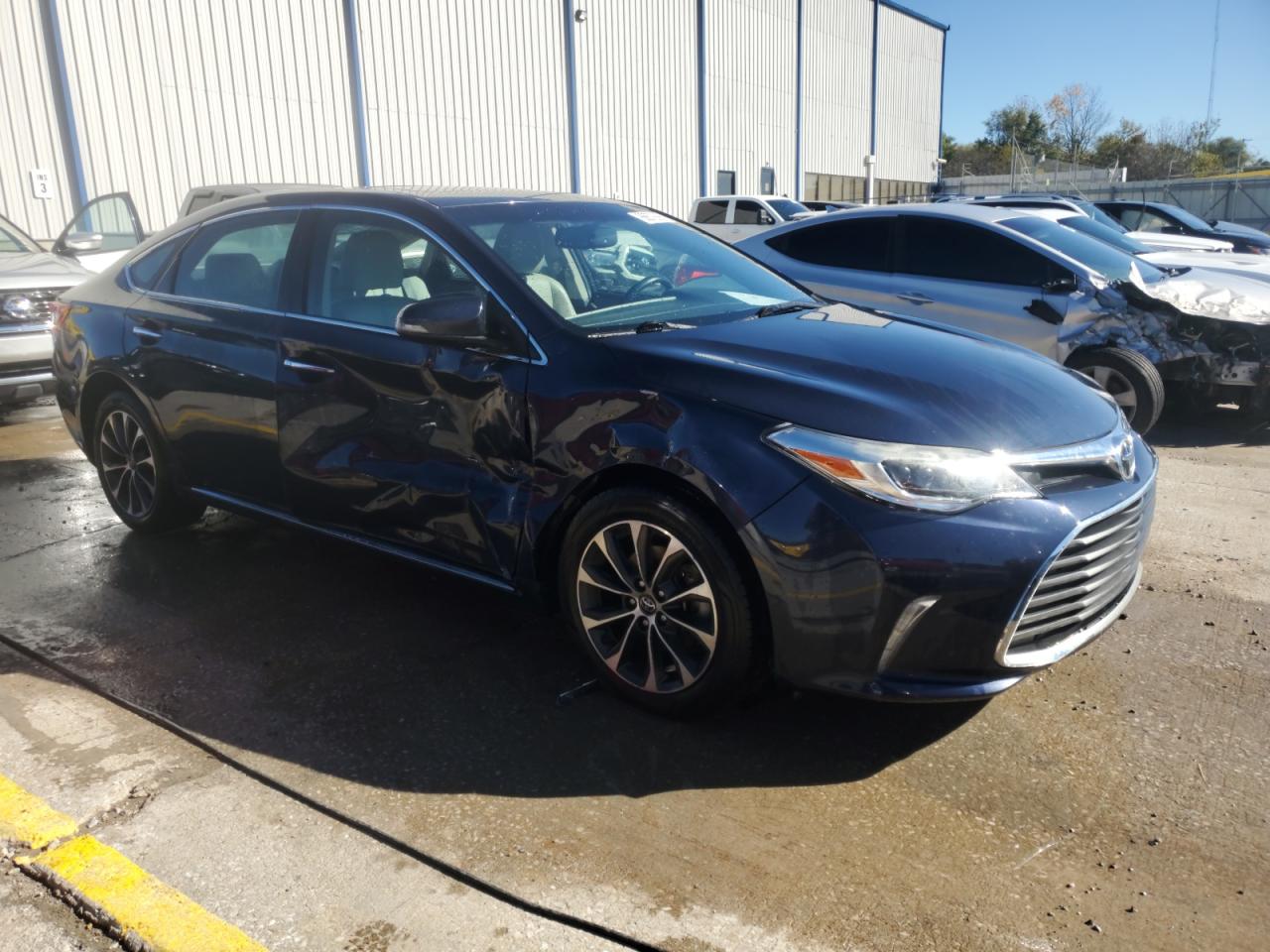 TOYOTA AVALON XLE