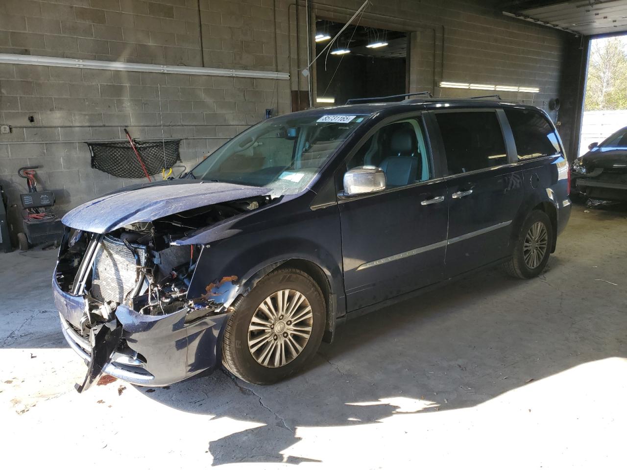 CHRYSLER TOWN & COUNTRY TOURING L