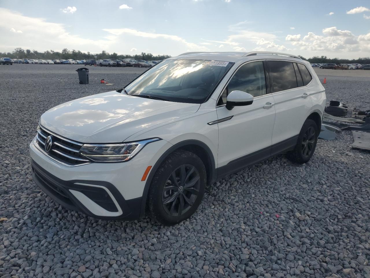 VOLKSWAGEN TIGUAN SE