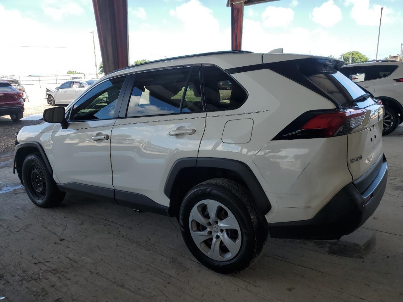 TOYOTA RAV4 LE