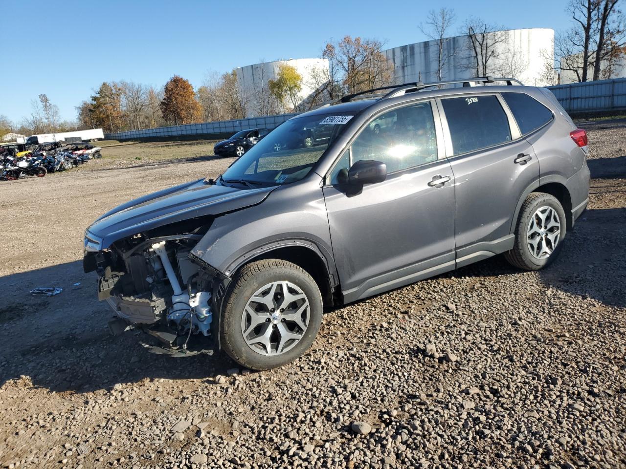 SUBARU FORESTER PREMIUM