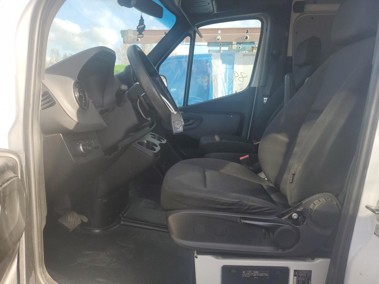 MERCEDES-BENZ SPRINTER 2500