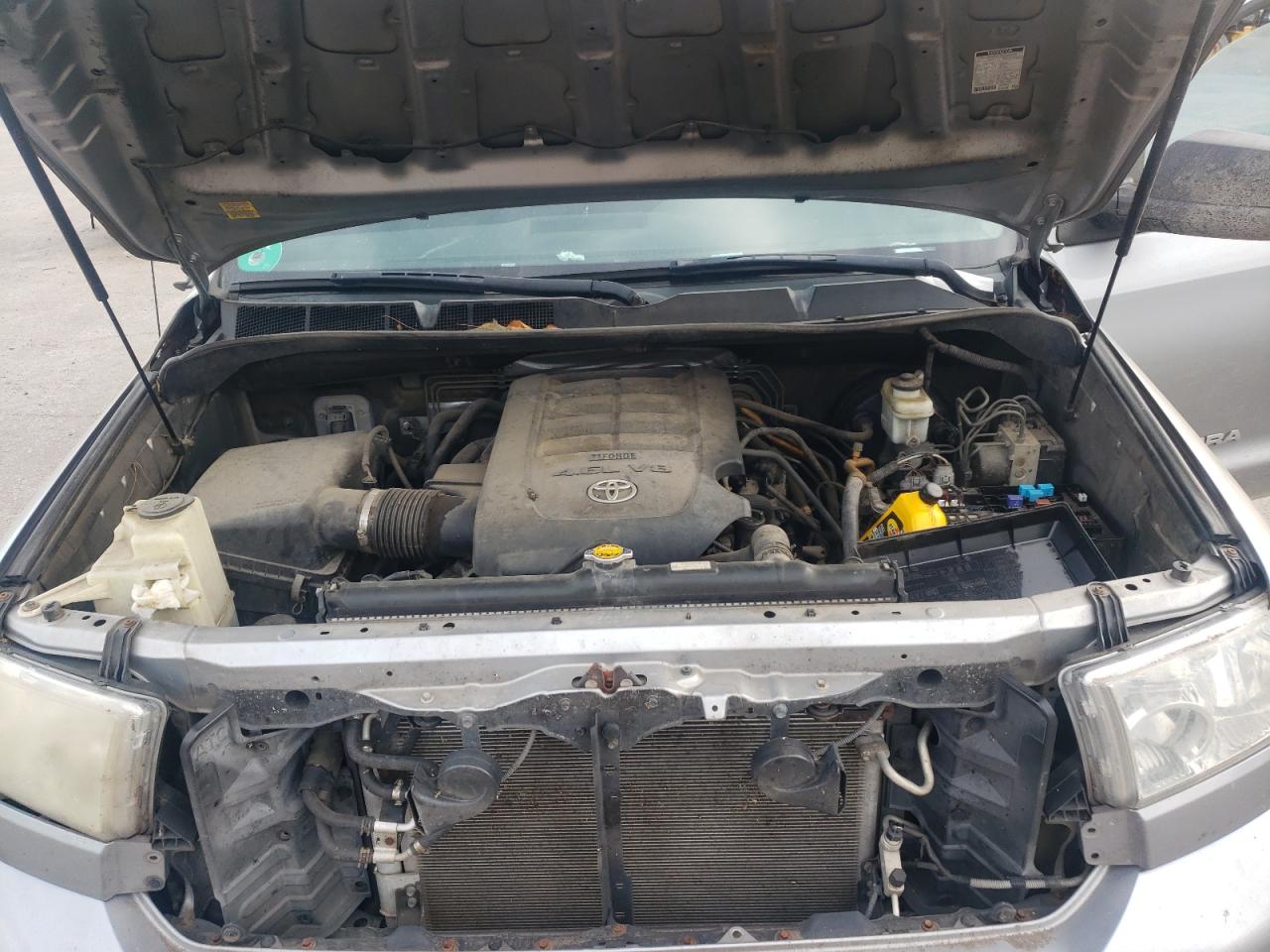 TOYOTA TUNDRA DOUBLE CAB SR5