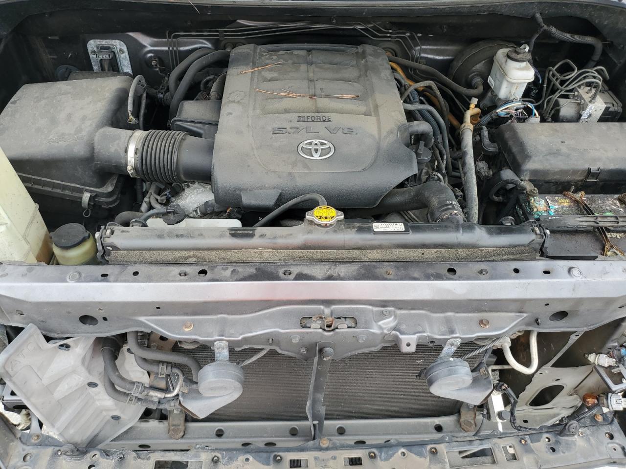 TOYOTA TUNDRA CREWMAX SR5