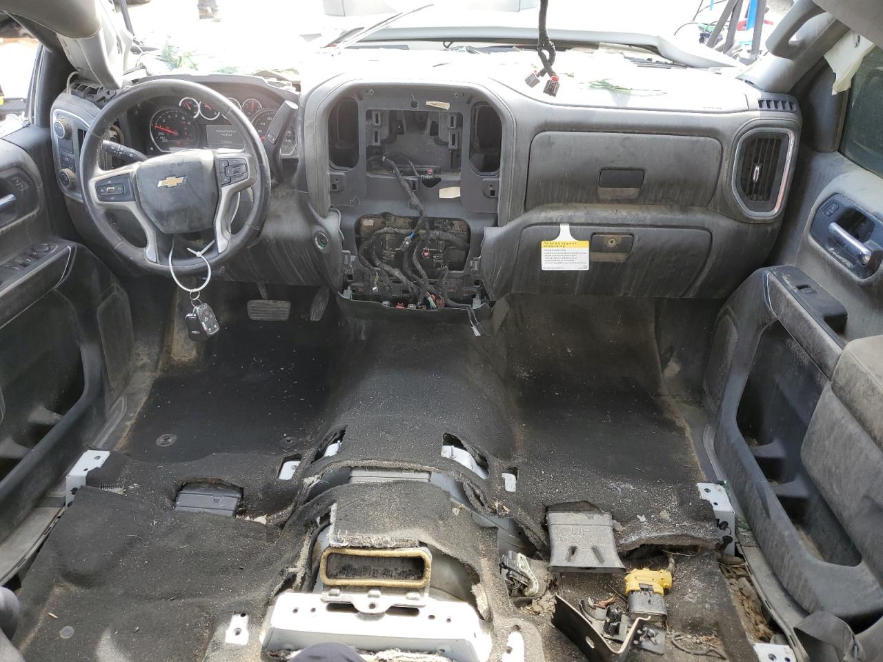 CHEVROLET SILVERADO C1500 LT