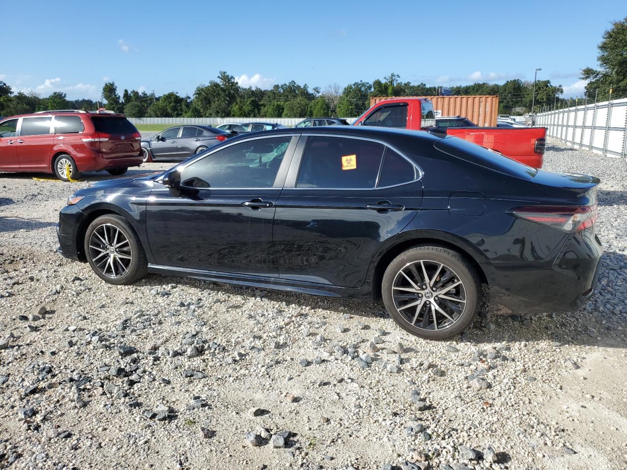 TOYOTA CAMRY SE NIGHT SHADE