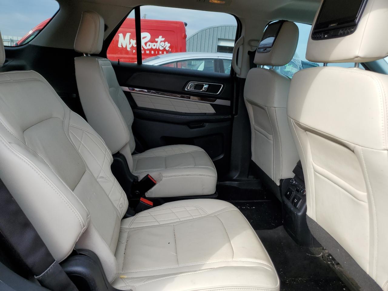 FORD EXPLORER PLATINUM