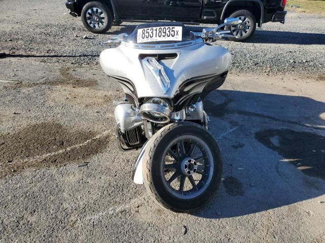 2015 HARLEY-DAVIDSON FLHXSE CVO - Other View