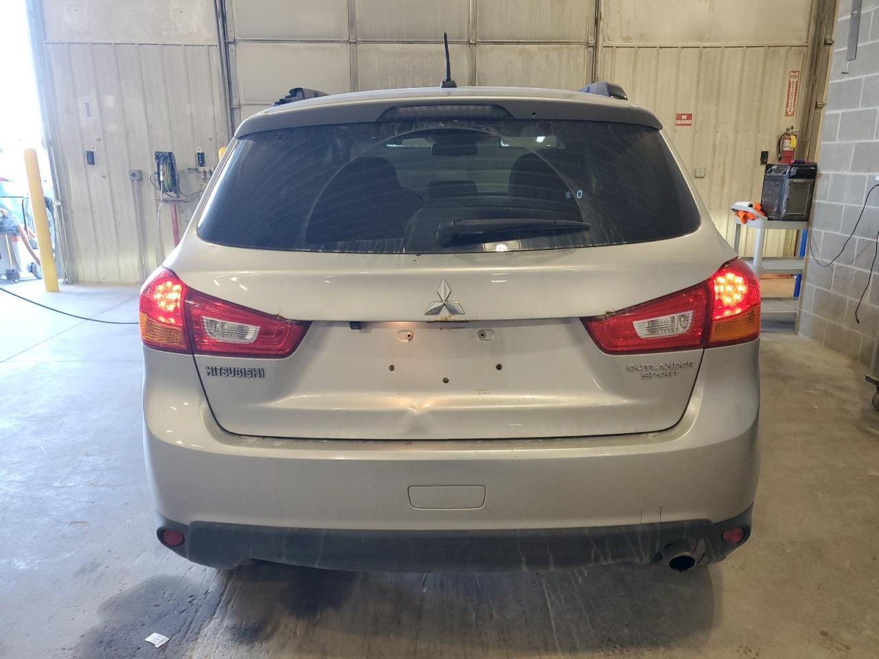 MITSUBISHI OUTLANDER SE