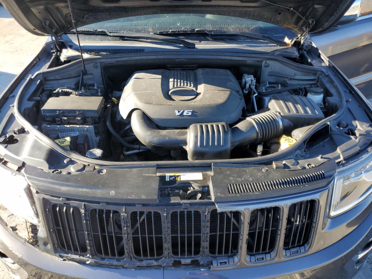 JEEP GRAND CHEROKEE LAREDO