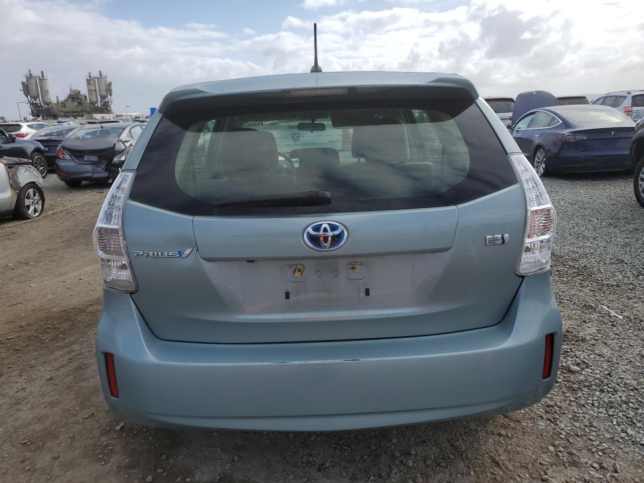TOYOTA PRIUS V