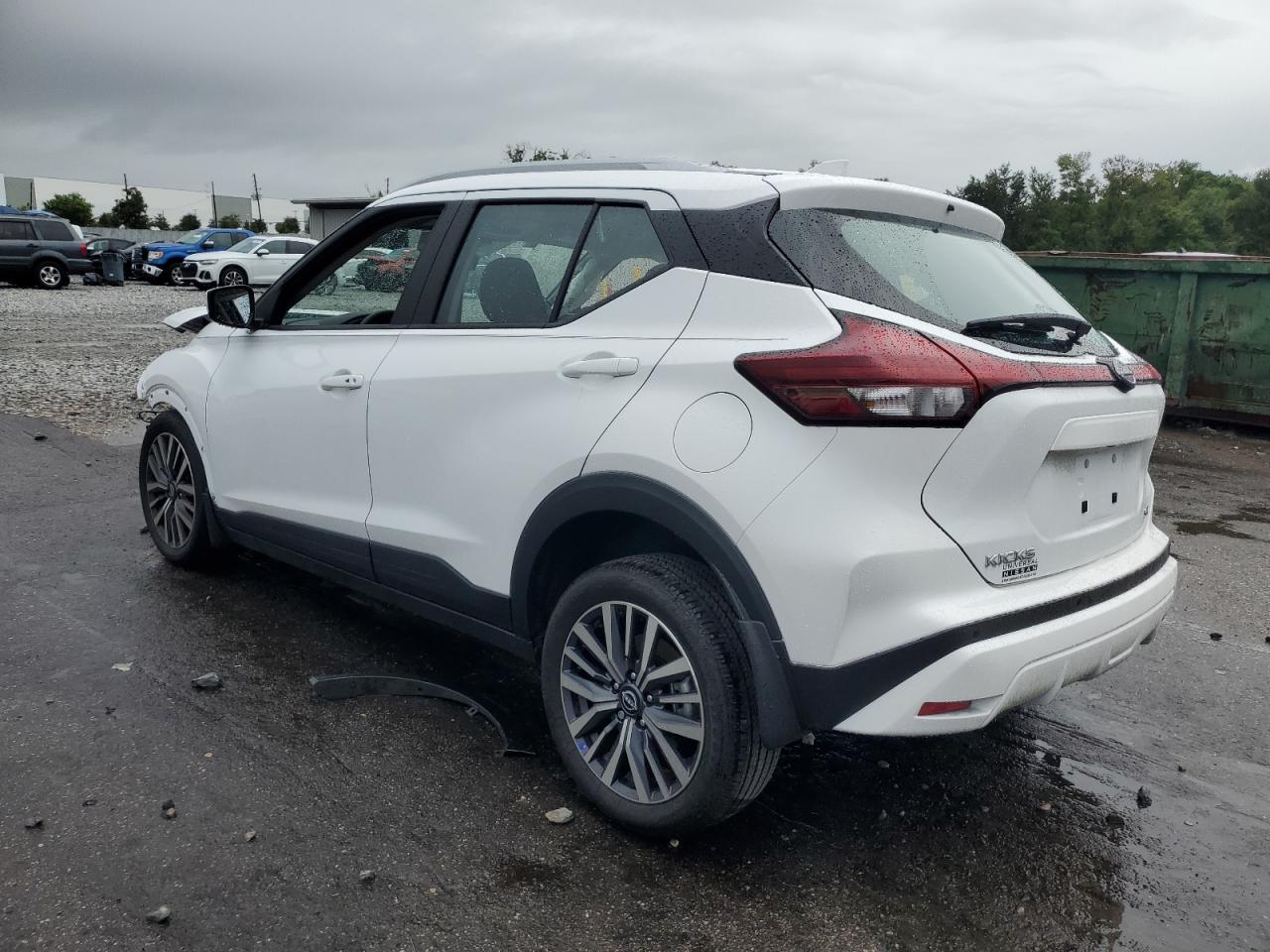 NISSAN KICKS SV