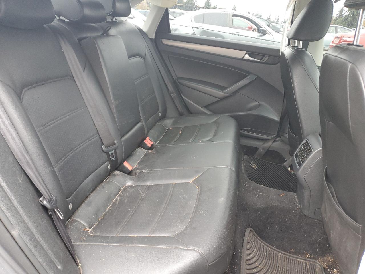 VOLKSWAGEN PASSAT SE