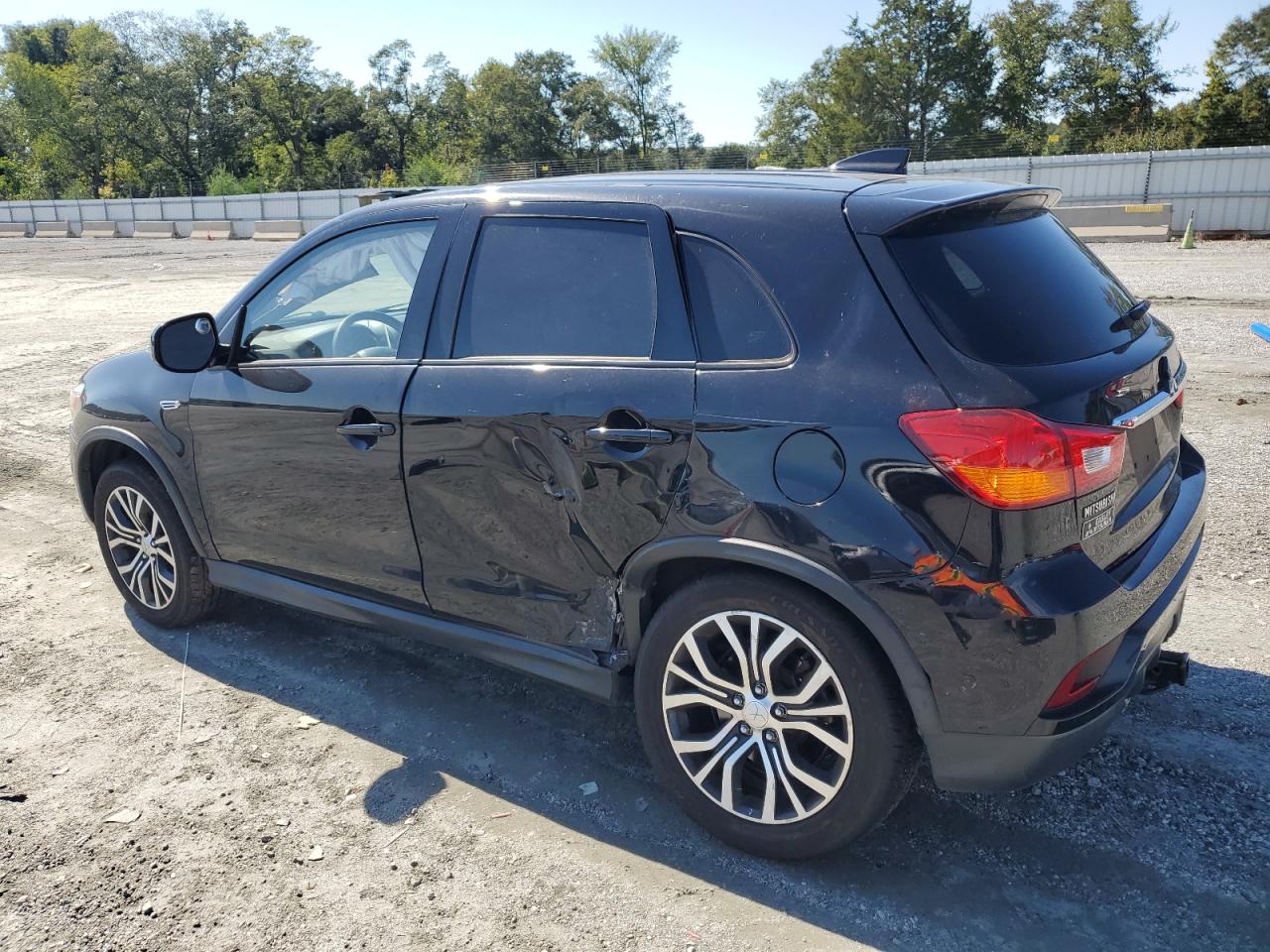 MITSUBISHI OUTLANDER ES