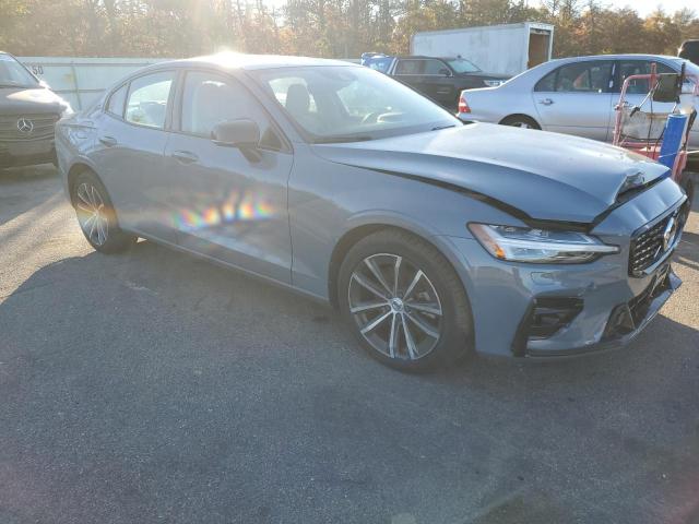 2022 VOLVO S60 B5 MOM - 7JRL12FZ3NG179288