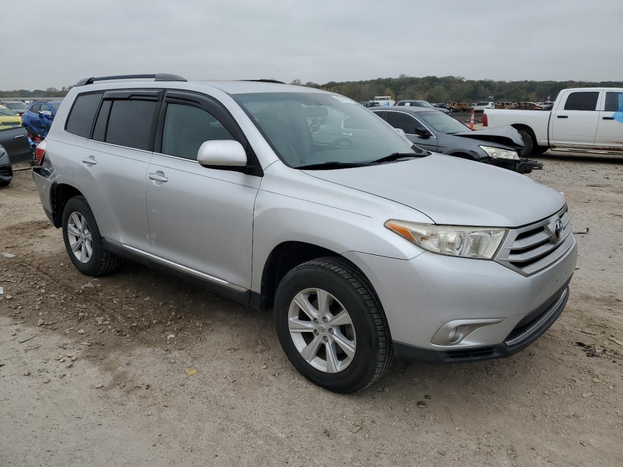 TOYOTA HIGHLANDER BASE