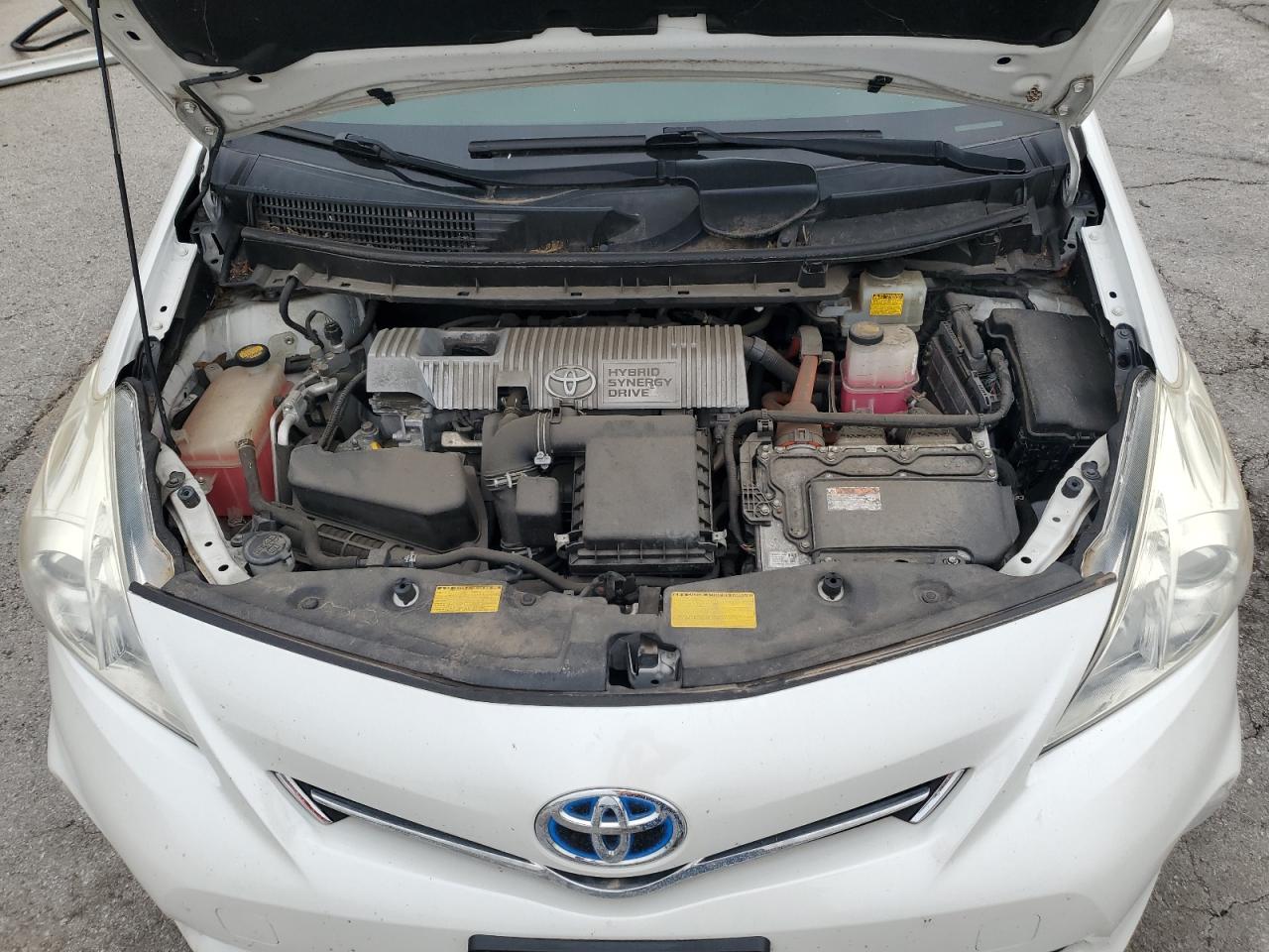 TOYOTA PRIUS V