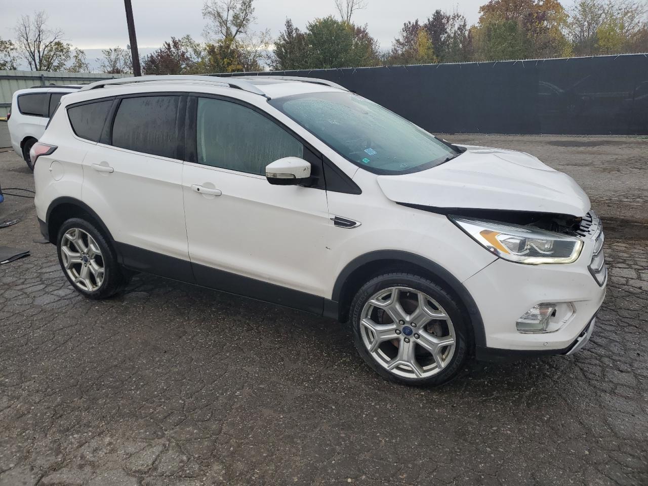 FORD ESCAPE TITANIUM
