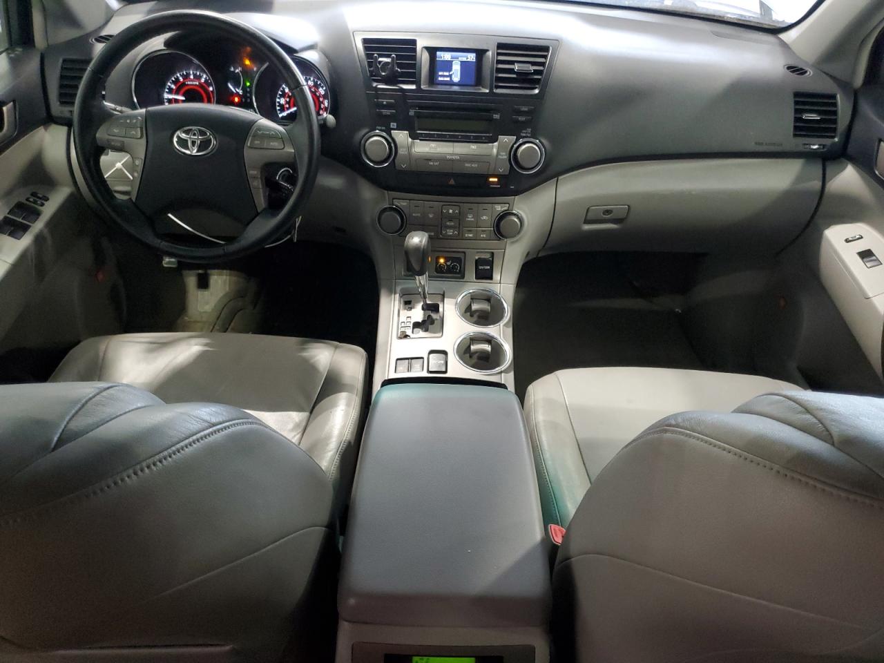 TOYOTA HIGHLANDER SPORT