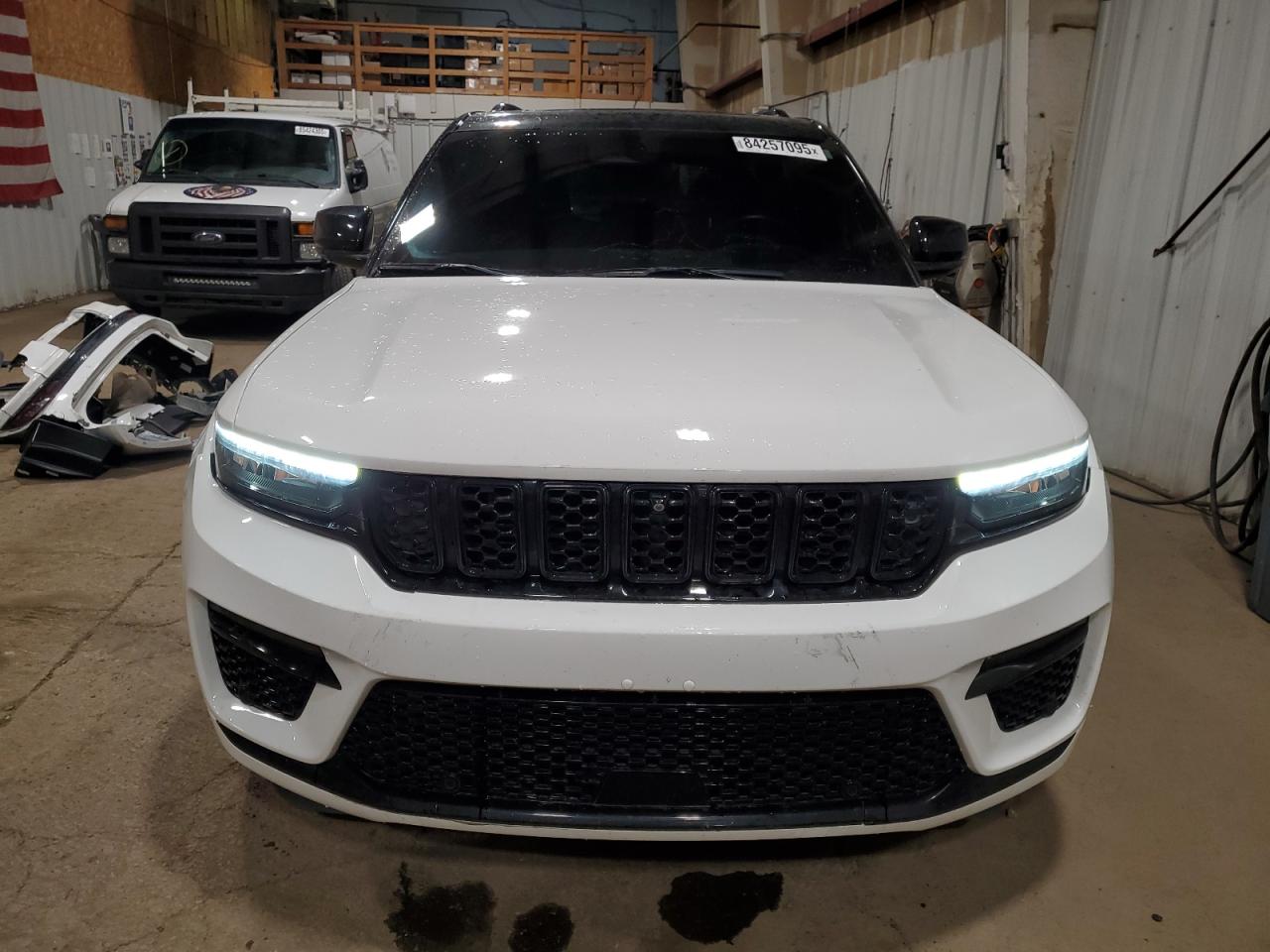 JEEP GRAND CHEROKEE SUMMIT