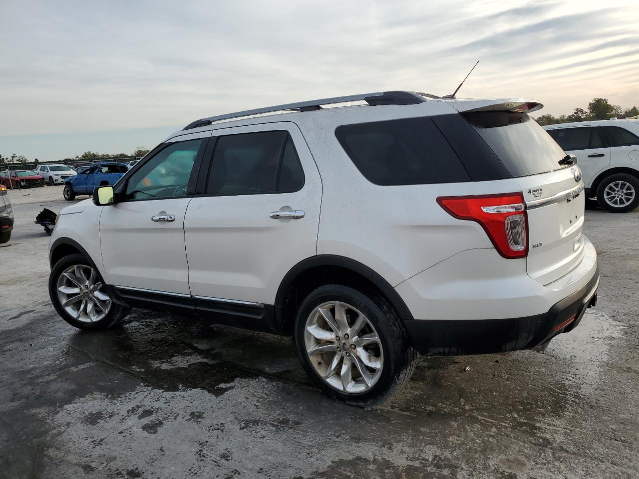 FORD EXPLORER XLT