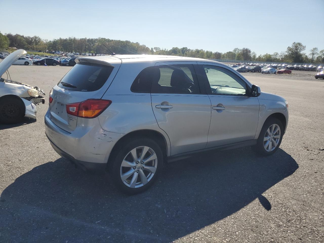 MITSUBISHI OUTLANDER ES