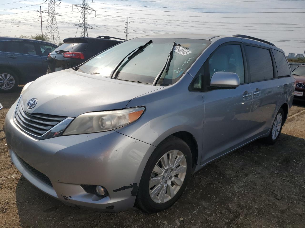 TOYOTA SIENNA XLE