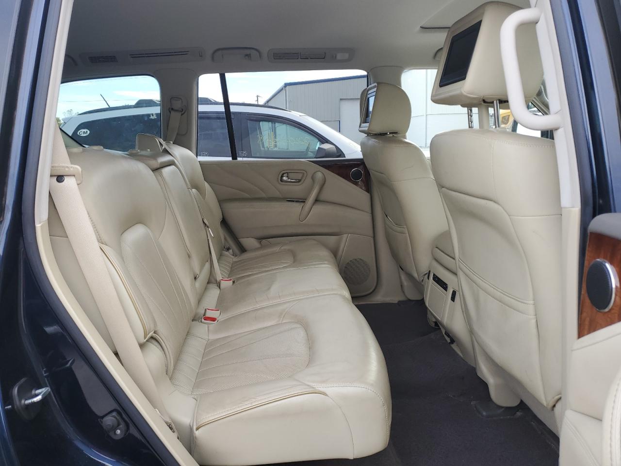 INFINITI QX80 BASE