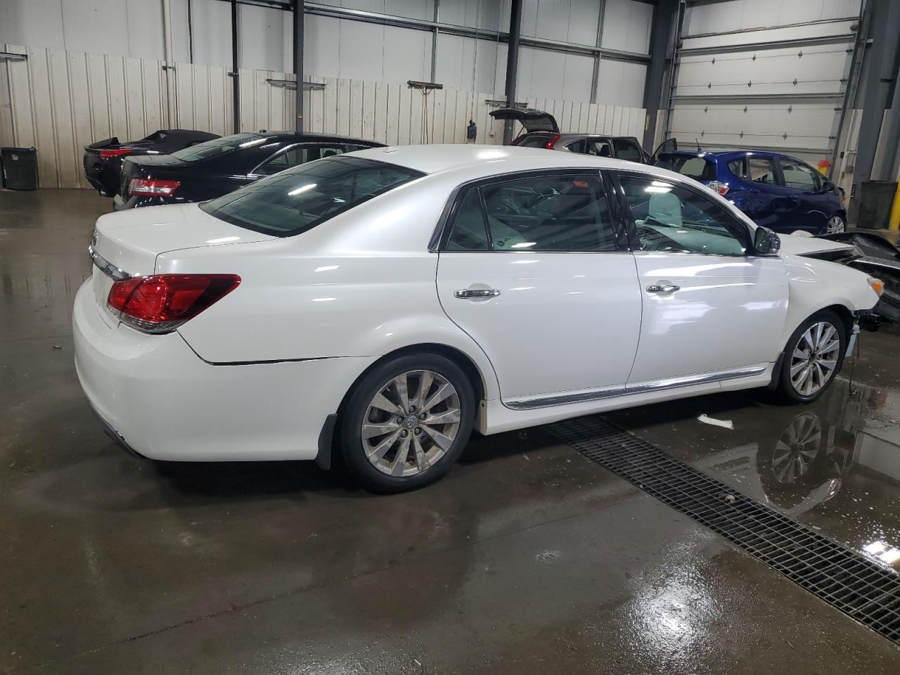 TOYOTA AVALON BASE