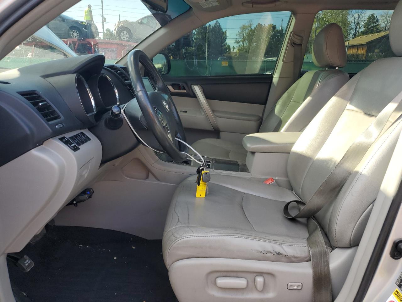 TOYOTA HIGHLANDER BASE