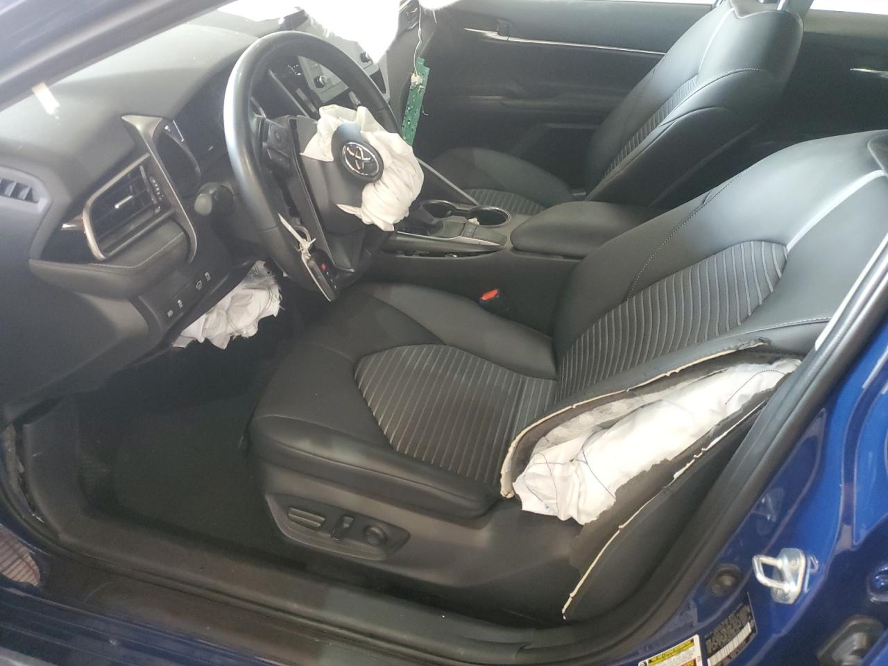 TOYOTA CAMRY SE NIGHT SHADE