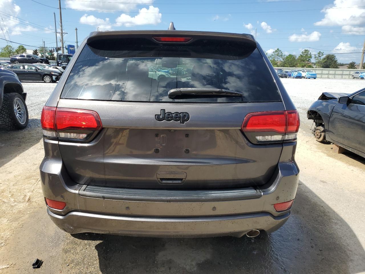 JEEP GRAND CHEROKEE LAREDO