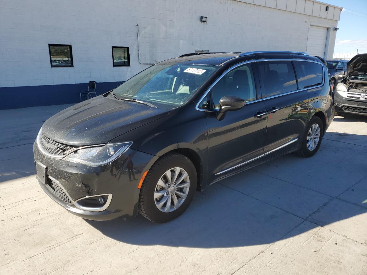 CHRYSLER PACIFICA TOURING L